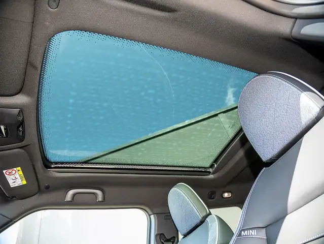 Mini Hatch view 15