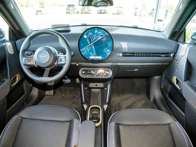 Mini Hatch view 7