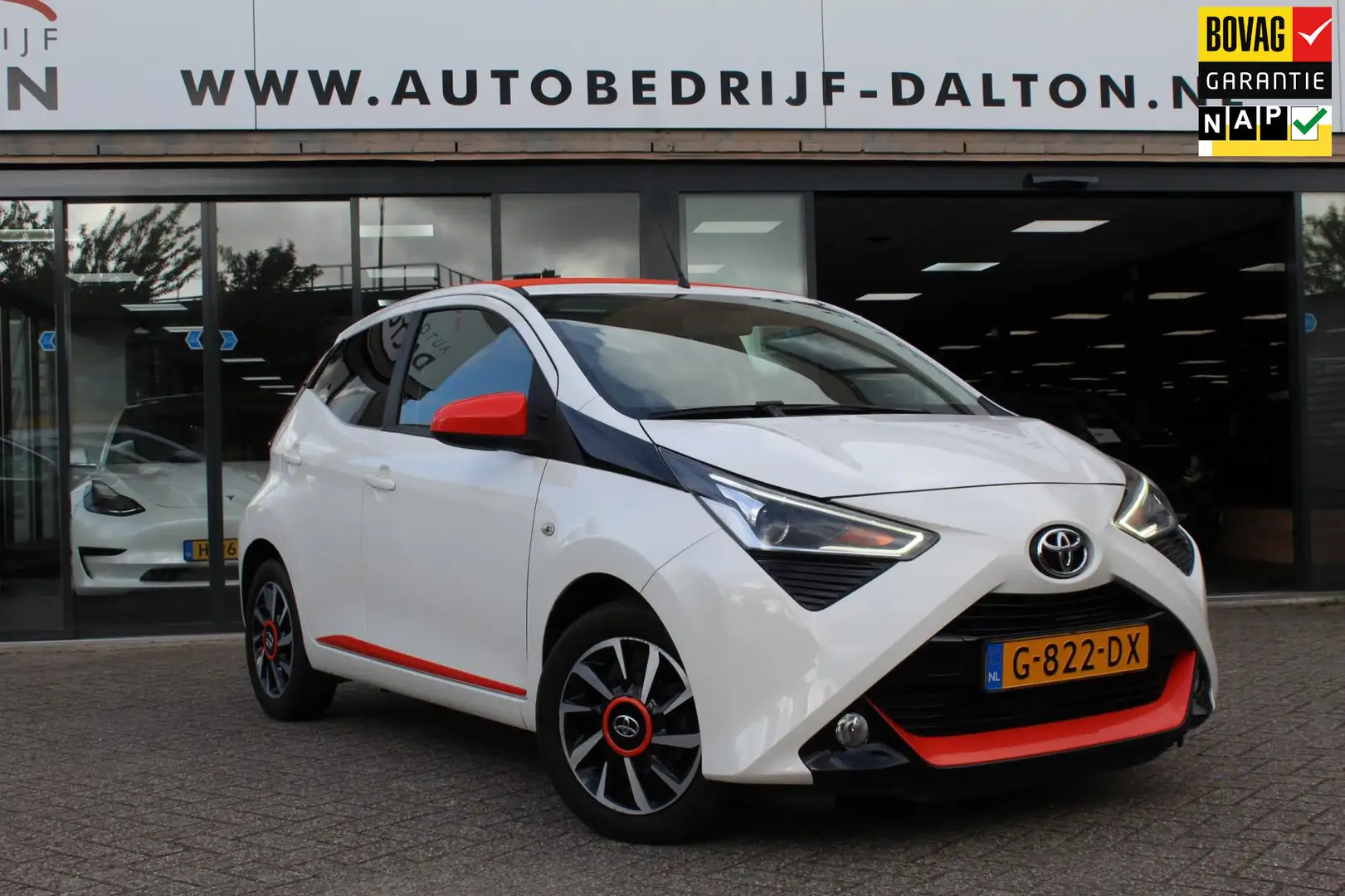 Toyota Aygo 1.0 VVT-i x-cite CABRIO / LM / APPLE CARPLAY Wit - 1