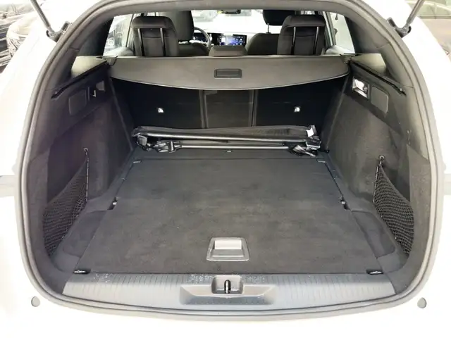 Opel Astra view 6