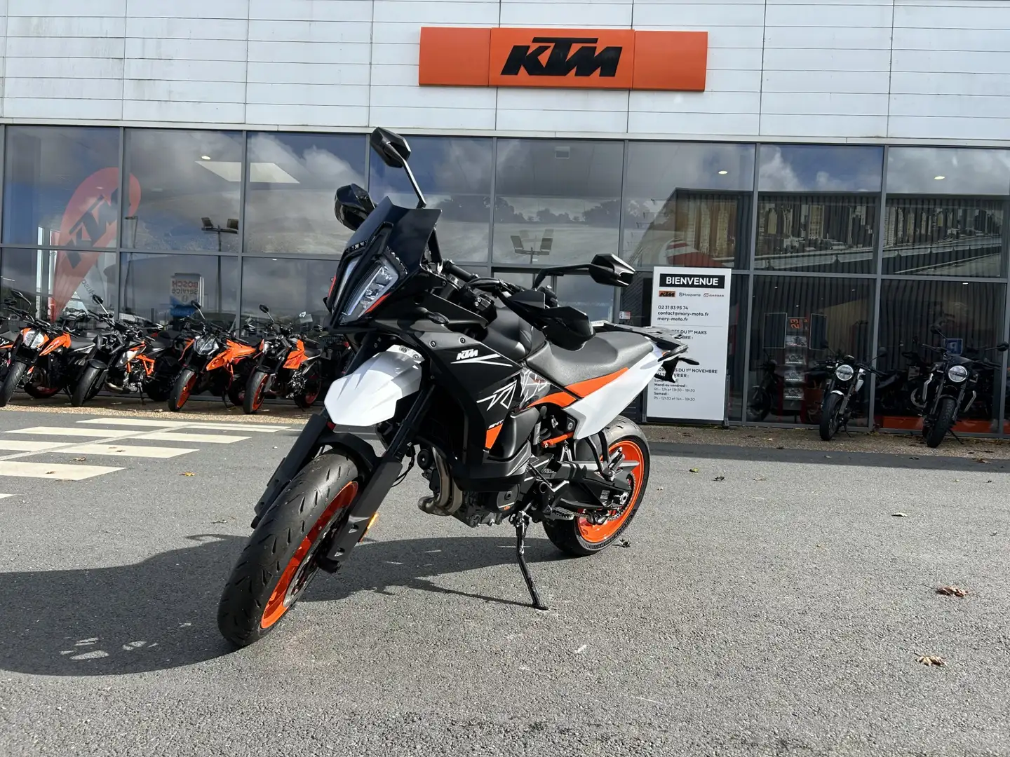 KTM 890 SMT Czarny - 1