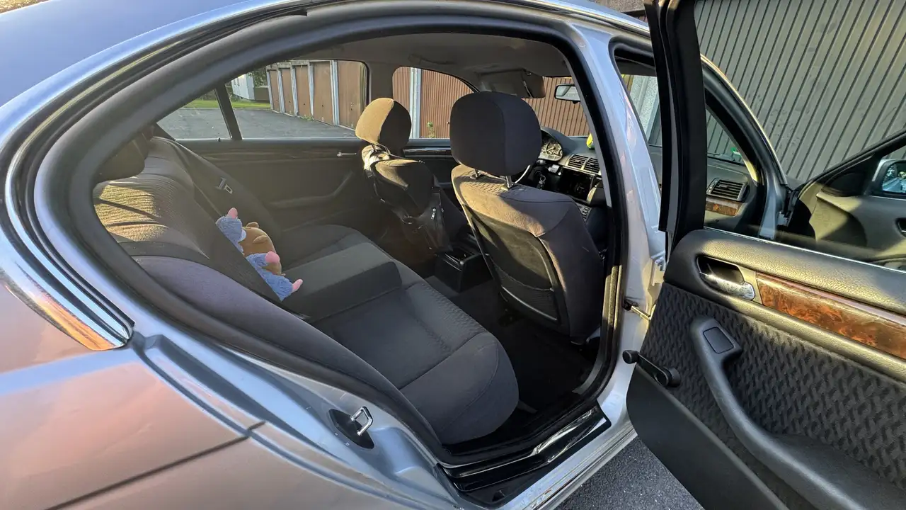 BMW 320i, foto 9