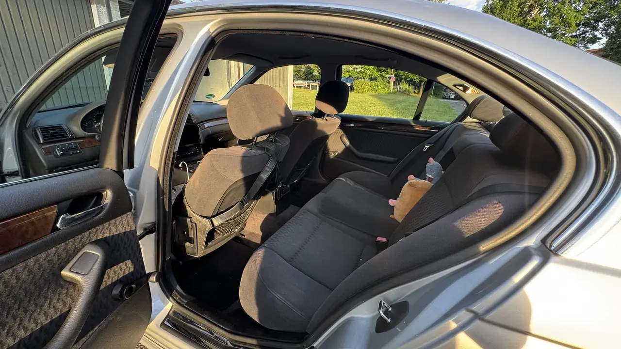 BMW 320i, foto 8
