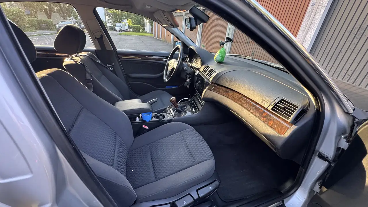 BMW 320i, foto 10