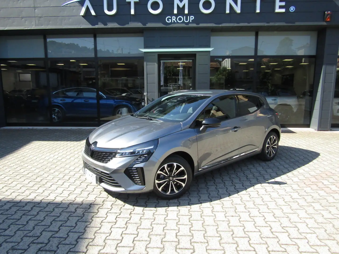 Renault Clio 1.0 ECO-G TECHNO KM 0 NEOPATENTATI,CERCHI 16,LED Grigio - 1