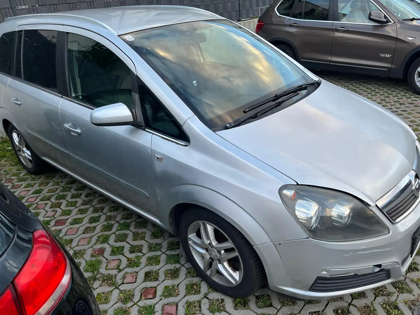 Opel Zafira Zafira 1,9 CDTI Silber - 2