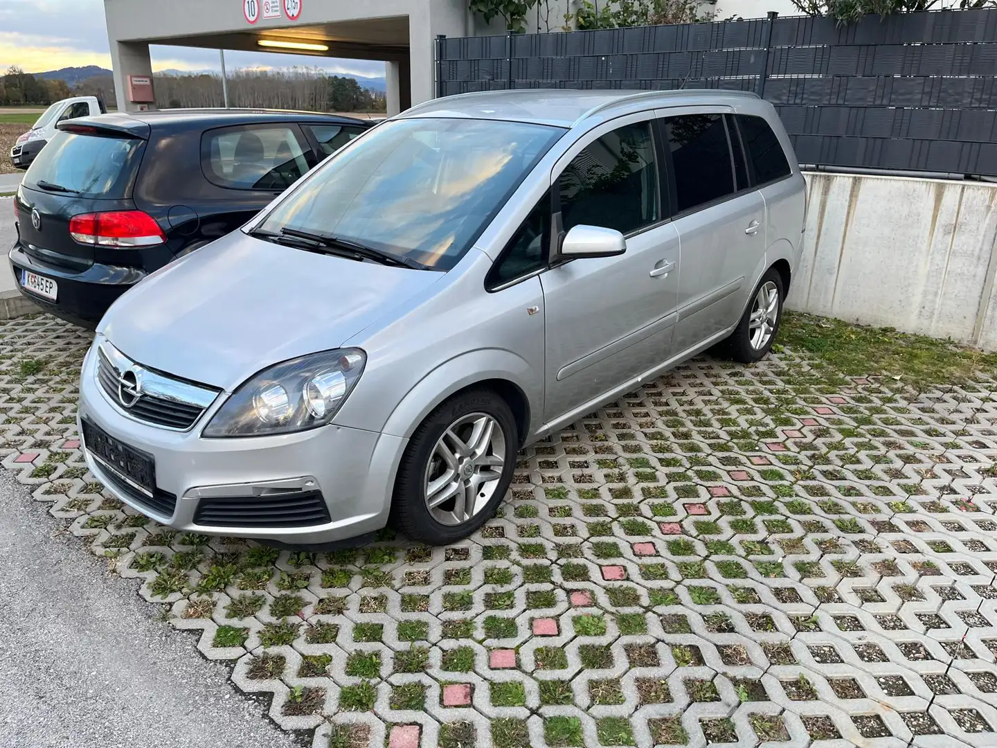 Opel Zafira Zafira 1,9 CDTI Silber - 1