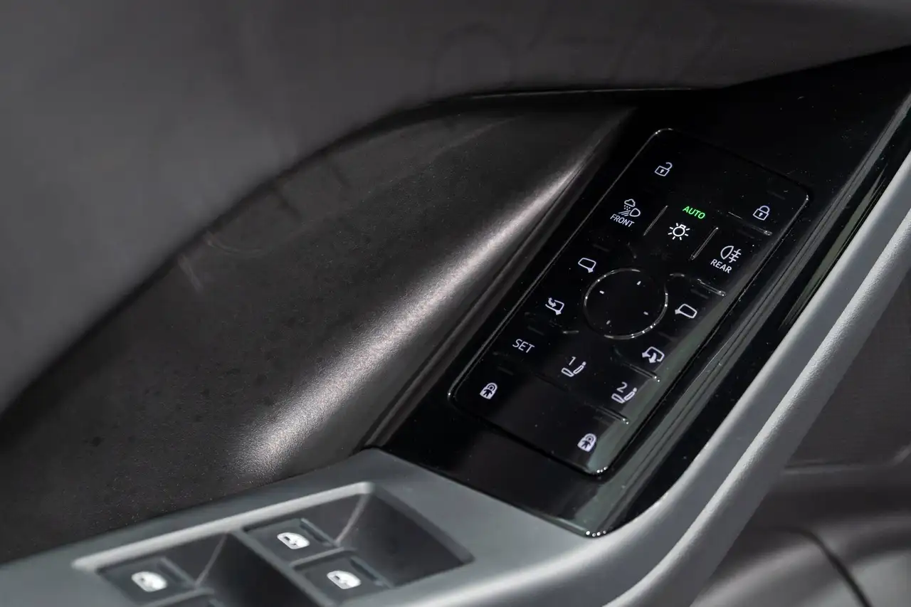 Audi Q6 SUV e-tron 55 Quattro S Line Launch Edition ACC 360°Cam, миниатюра 25
