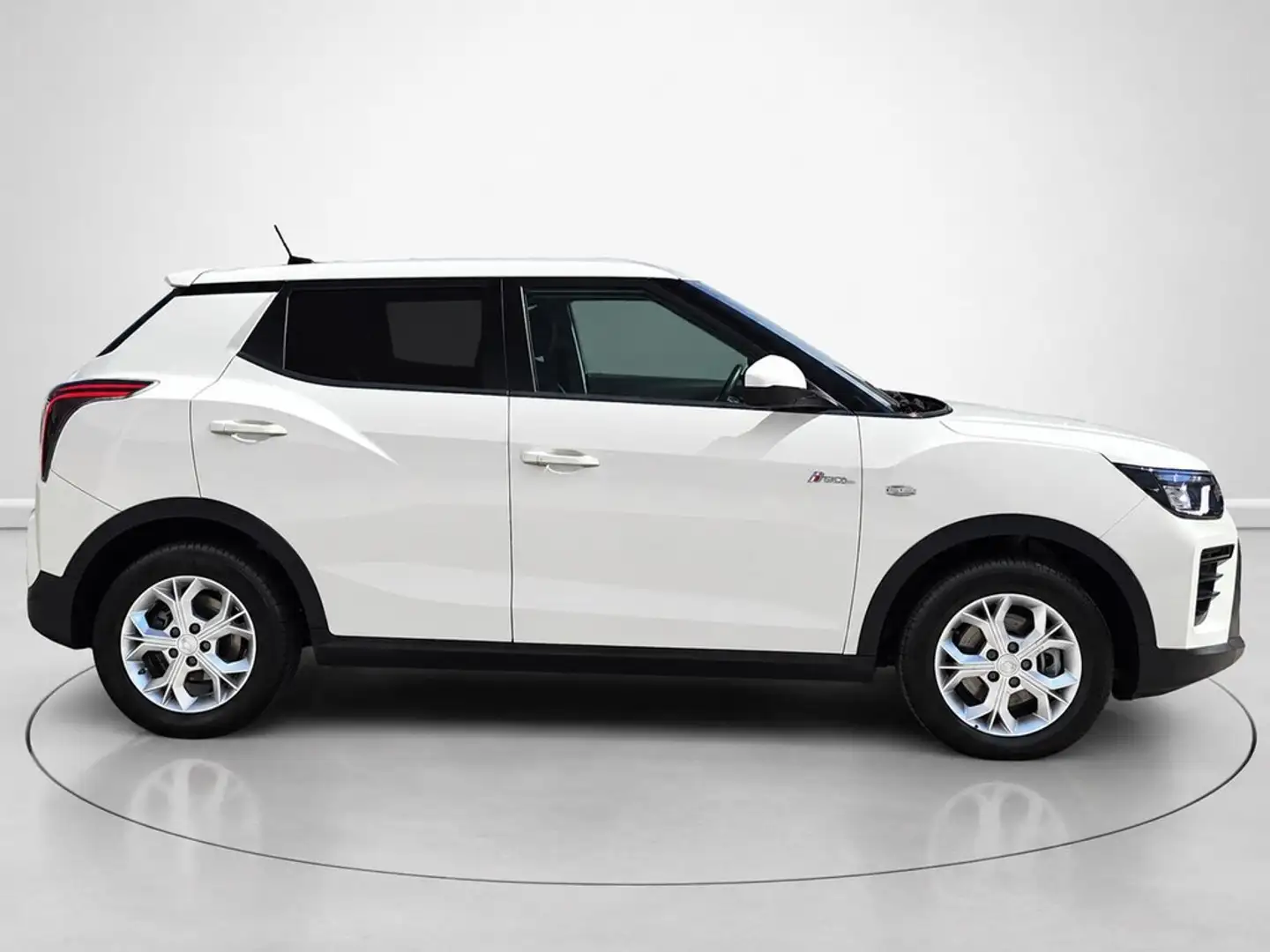 SsangYong Tivoli G15 Urban Plus LP 4x2 Blanco - 2