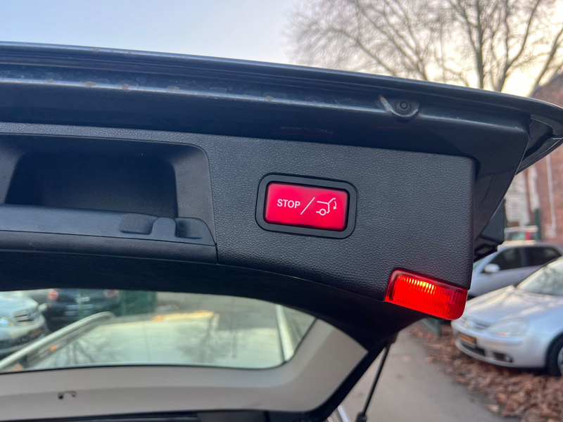 Mercedes-Benz E 200 E T-Modell  BlueEfficiency Avantgarde — photo 12