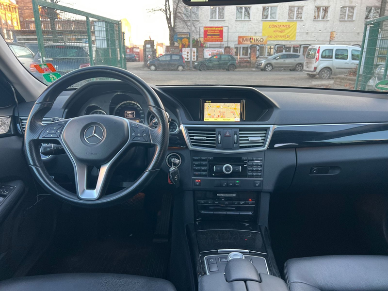 Mercedes-Benz E 200 E T-Modell  BlueEfficiency Avantgarde — photo 10