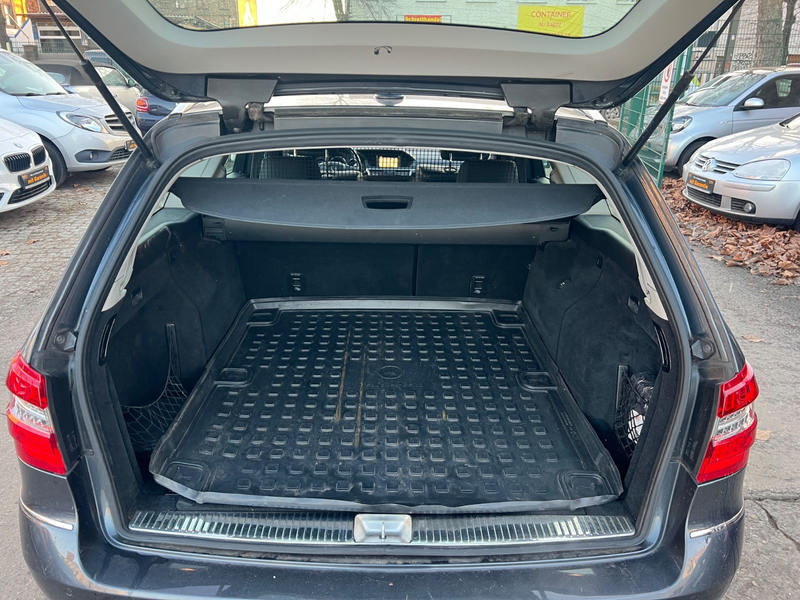 Mercedes-Benz E 200 E T-Modell  BlueEfficiency Avantgarde — photo 11