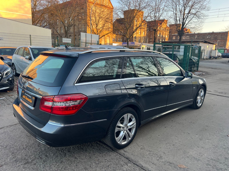 Mercedes-Benz E 200 E T-Modell  BlueEfficiency Avantgarde — photo 6