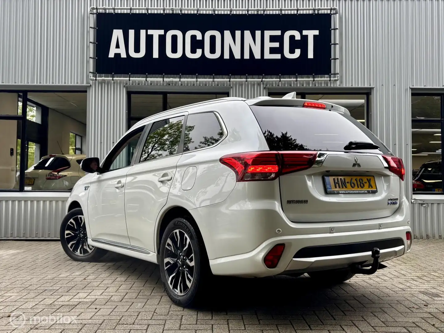 Mitsubishi Outlander 2.0 PHEV Executive Edition. NAVI, CAMERA, CRUISE, Blanc - 2
