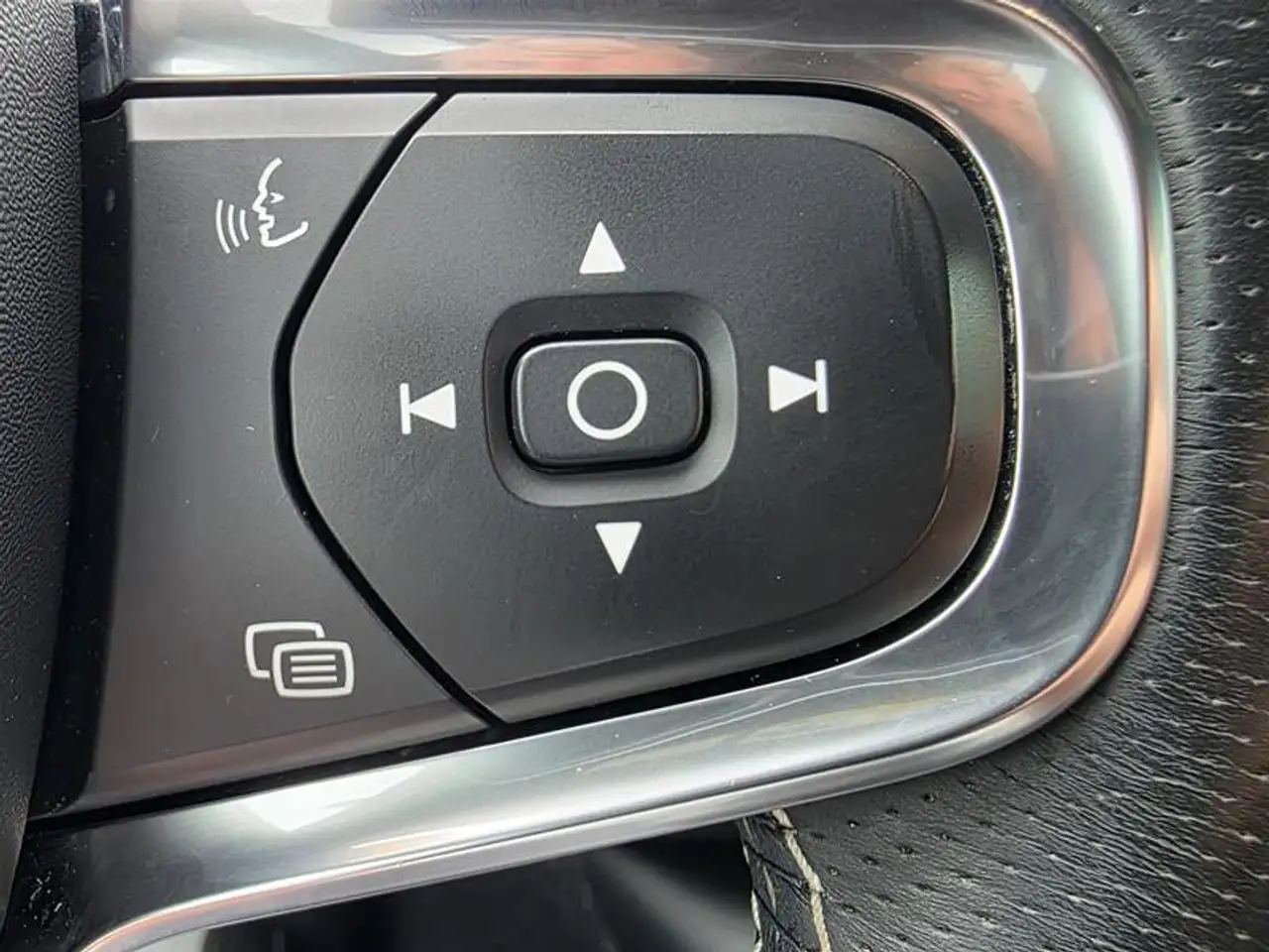 Volvo XC40 снимка Volvo XC40