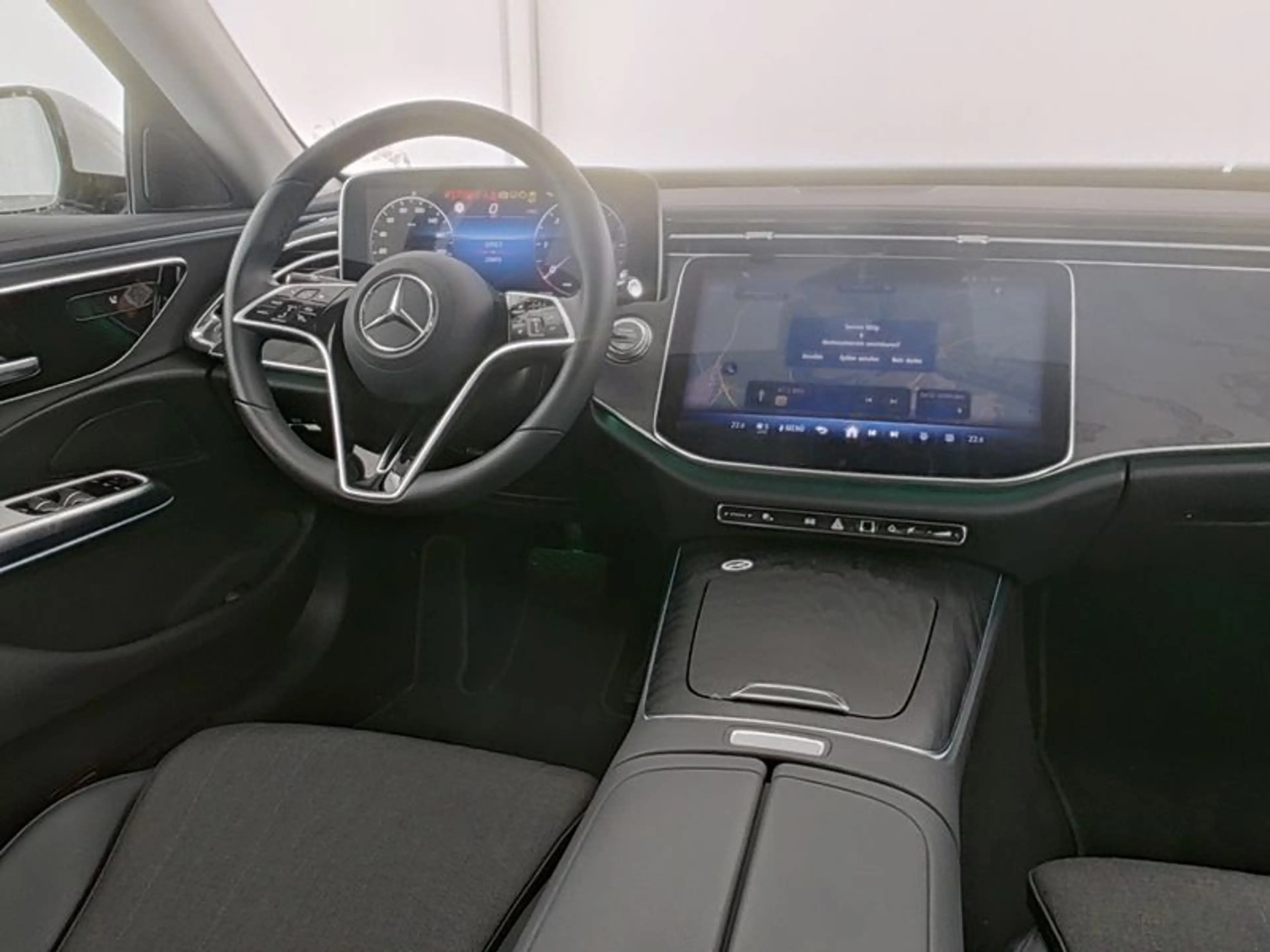 Mercedes-Benz E 220 d T Avantagrde*AHZV*Distronic*CarPlay*KeyG — photo 6