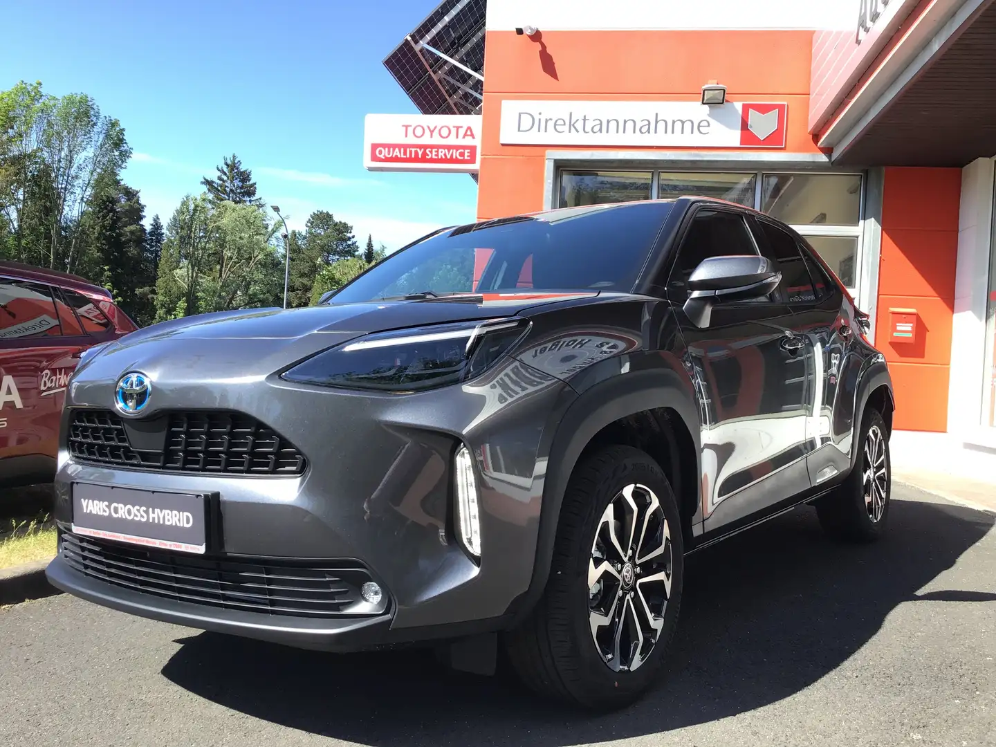 Toyota Yaris Cross Hybrid FWD "Team Deutschland" Gris - 2