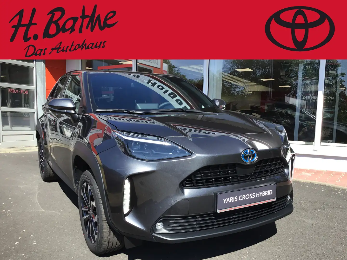 Toyota Yaris Cross Hybrid FWD "Team Deutschland" Gris - 1