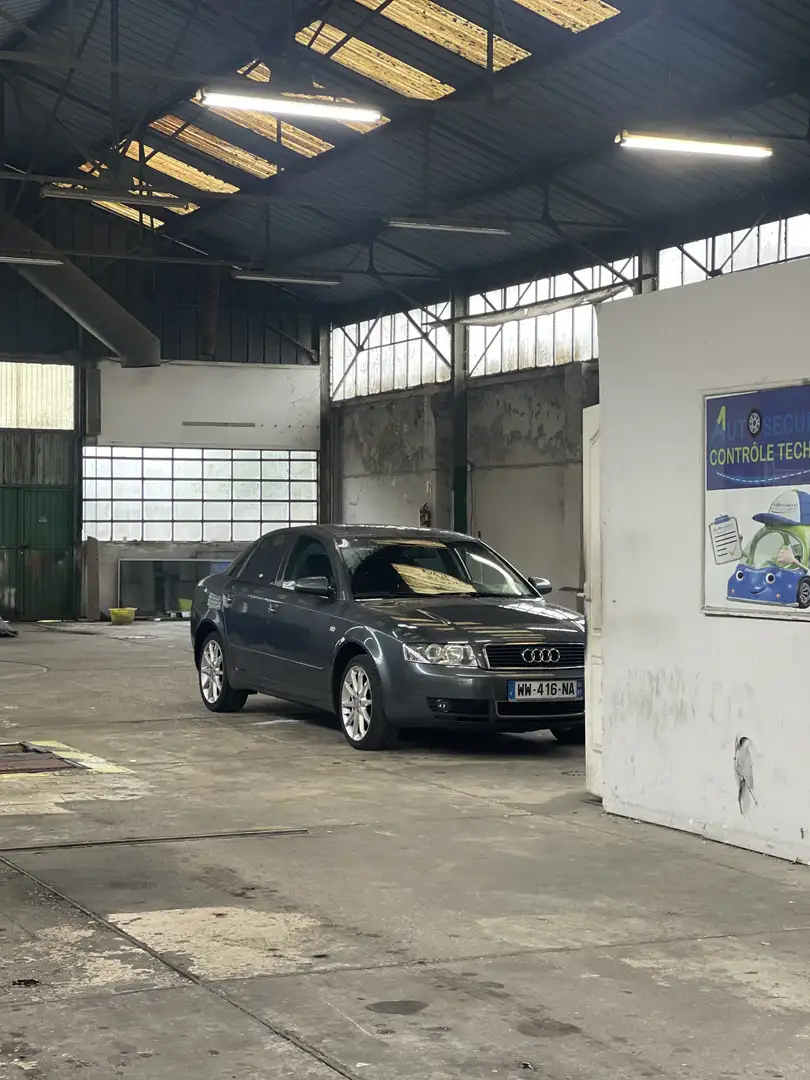 Audi A4 1.6i - 2