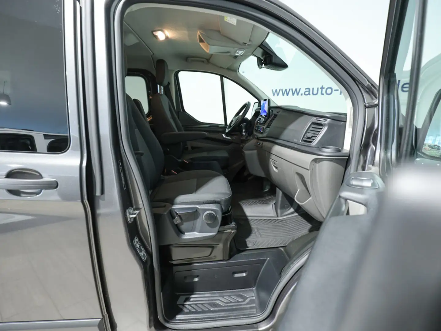 Ford Transit Custom Kombi Trend 340 L2H1 2,0l TDCI Grau - 2