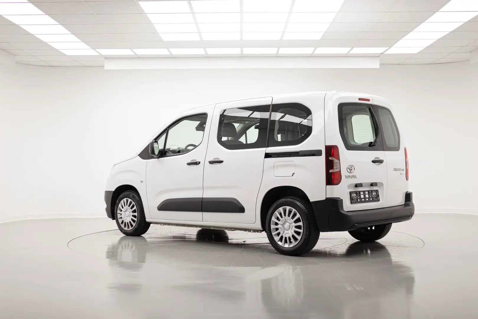Toyota Proace City VERSO 1.5D 100 CV S&S Short D Lounge Beżowy - 2