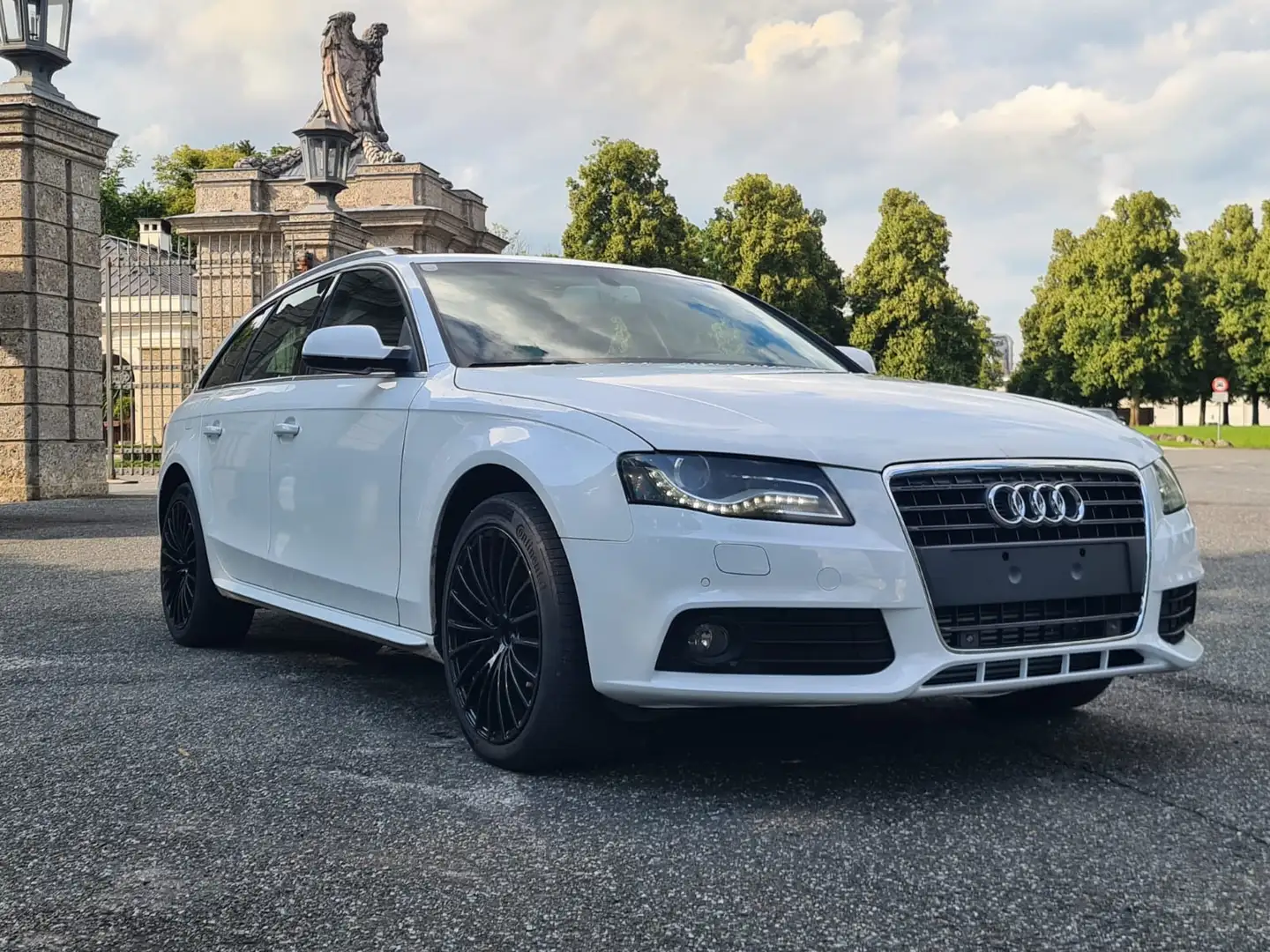 Audi A4 *PICKERL NEU*SERVICEGEFPLEGT* Blanc - 1