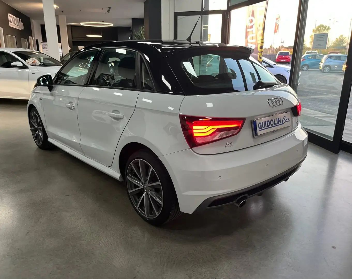 Audi A1 SPB 1.4 TDI 90CV S-Tronic S-Line NEOPATENTATI Weiß - 2