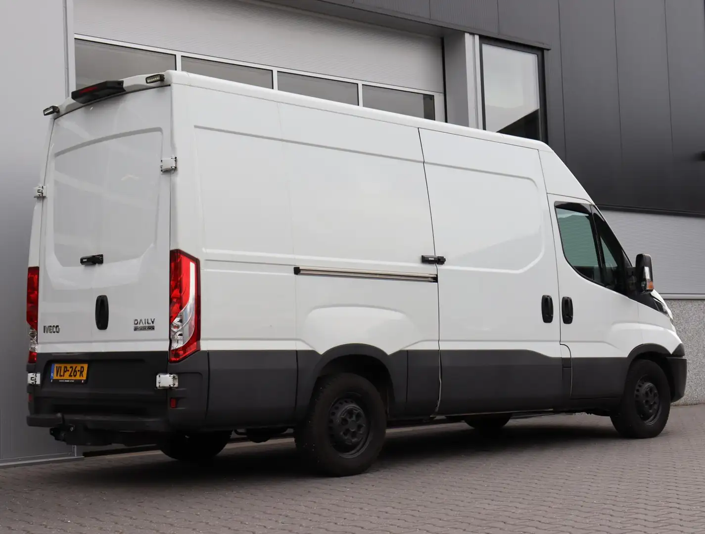 Iveco Daily 35S16V 2.3 352 L2H2 | Airco | Trekhaak | Camera! Blanc - 2