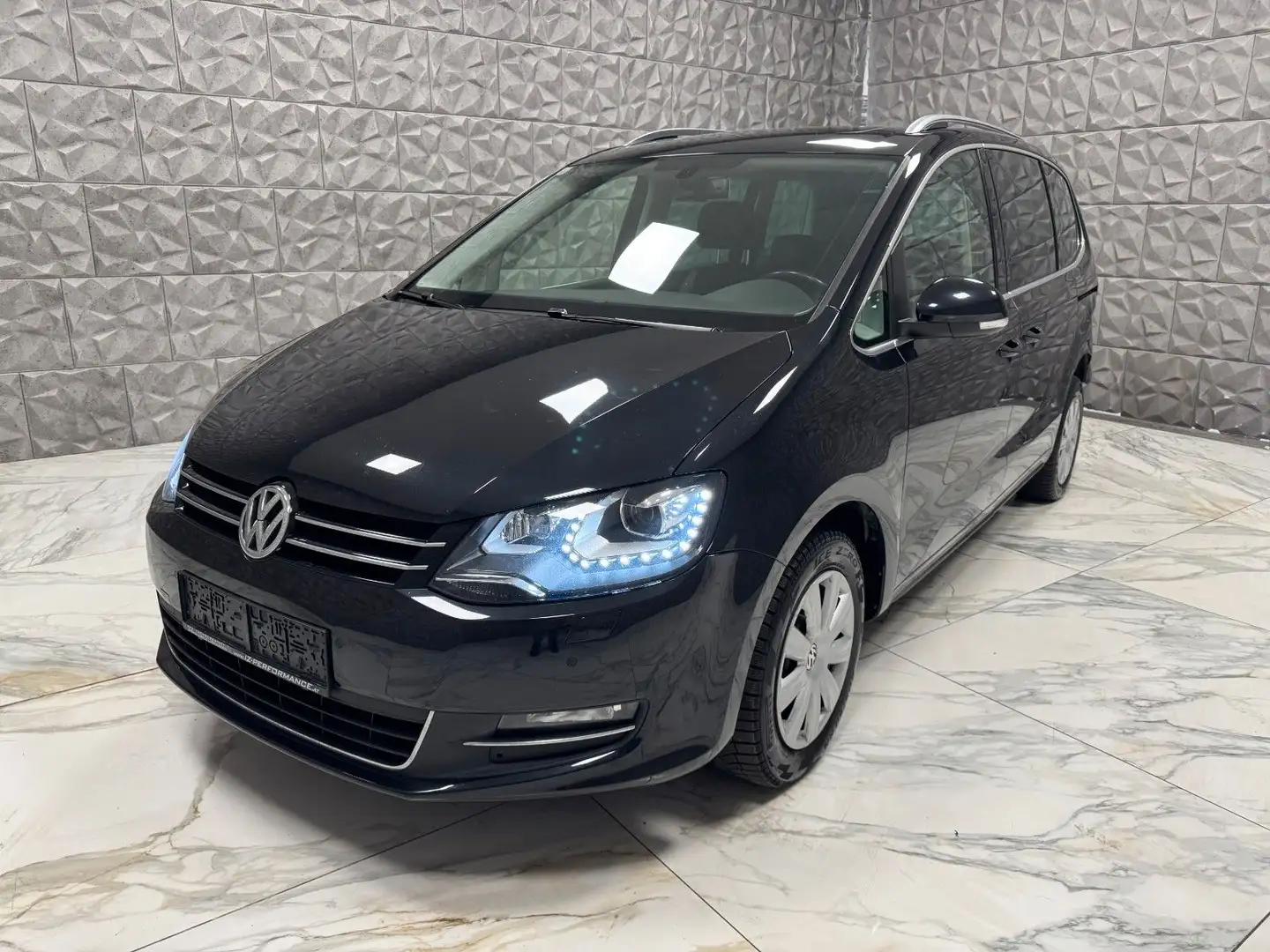 Volkswagen Sharan Highline BMT 4Motion 7Sitzer**VOLLLLL** Schwarz - 2