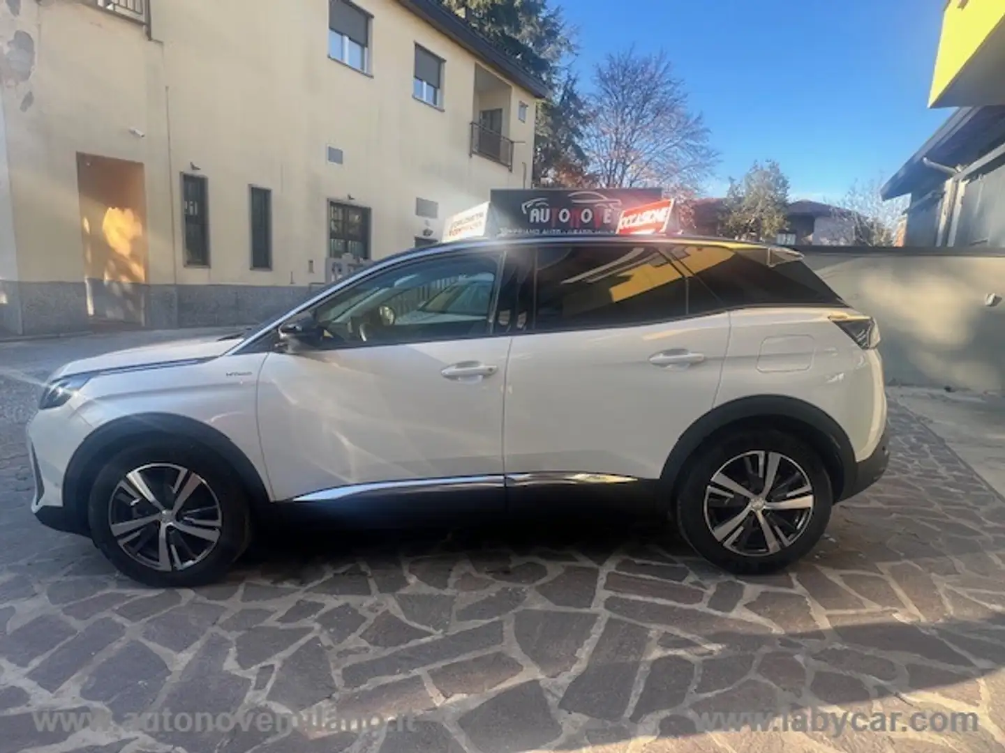 Peugeot 3008 Hybrid 225 e-EAT8 Allure Pack SOLO 8000 KM -PREZZO Bianco - 2