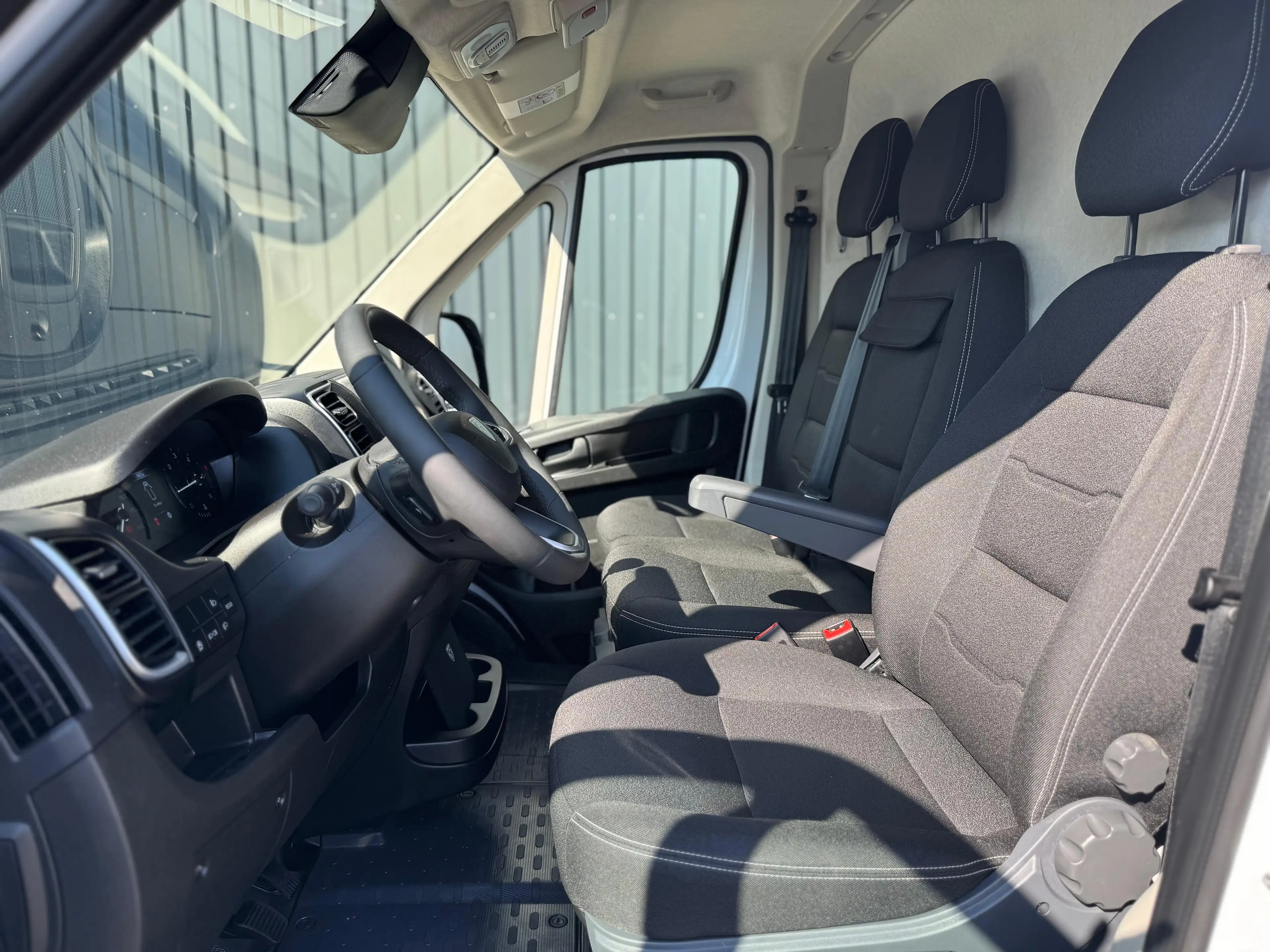 Peugeot Boxer 35 L4H2 140 *Klima*Kamera*Tempo*Navi*Holz — photo 12