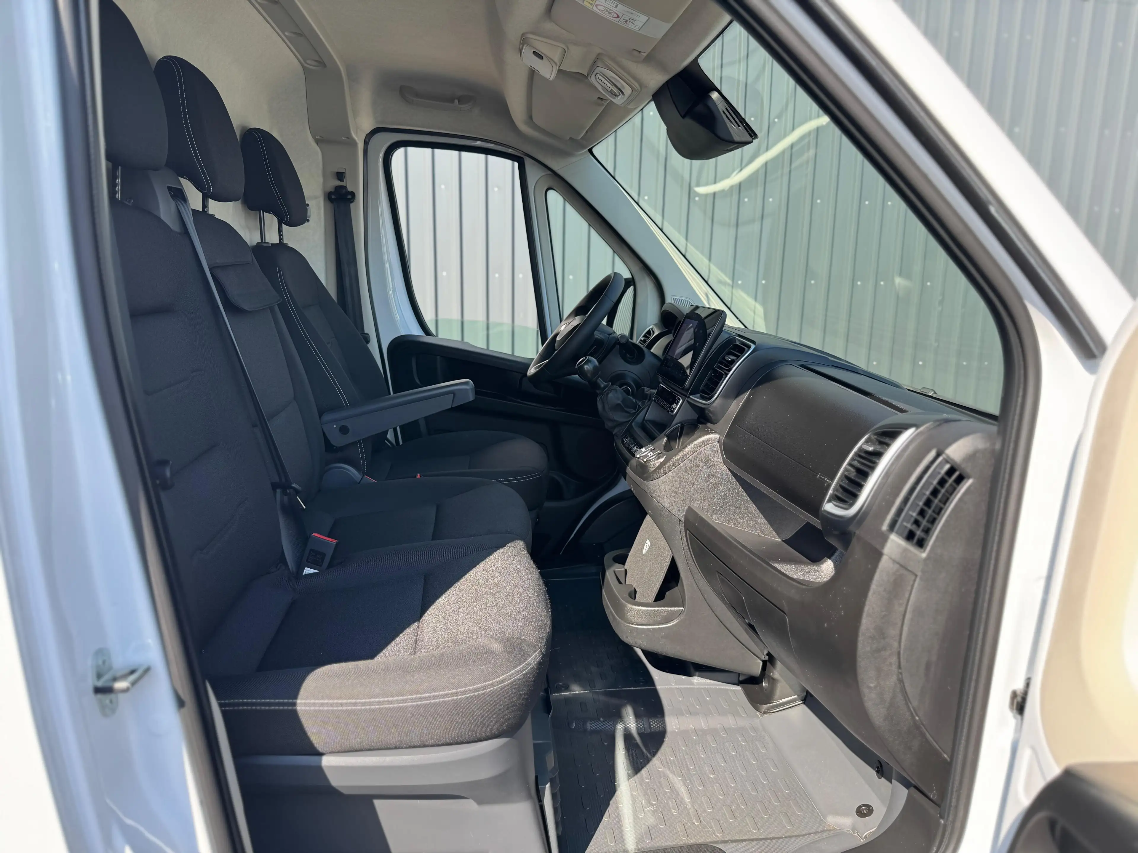 Peugeot Boxer 35 L4H2 140 *Klima*Kamera*Tempo*Navi*Holz — photo 7