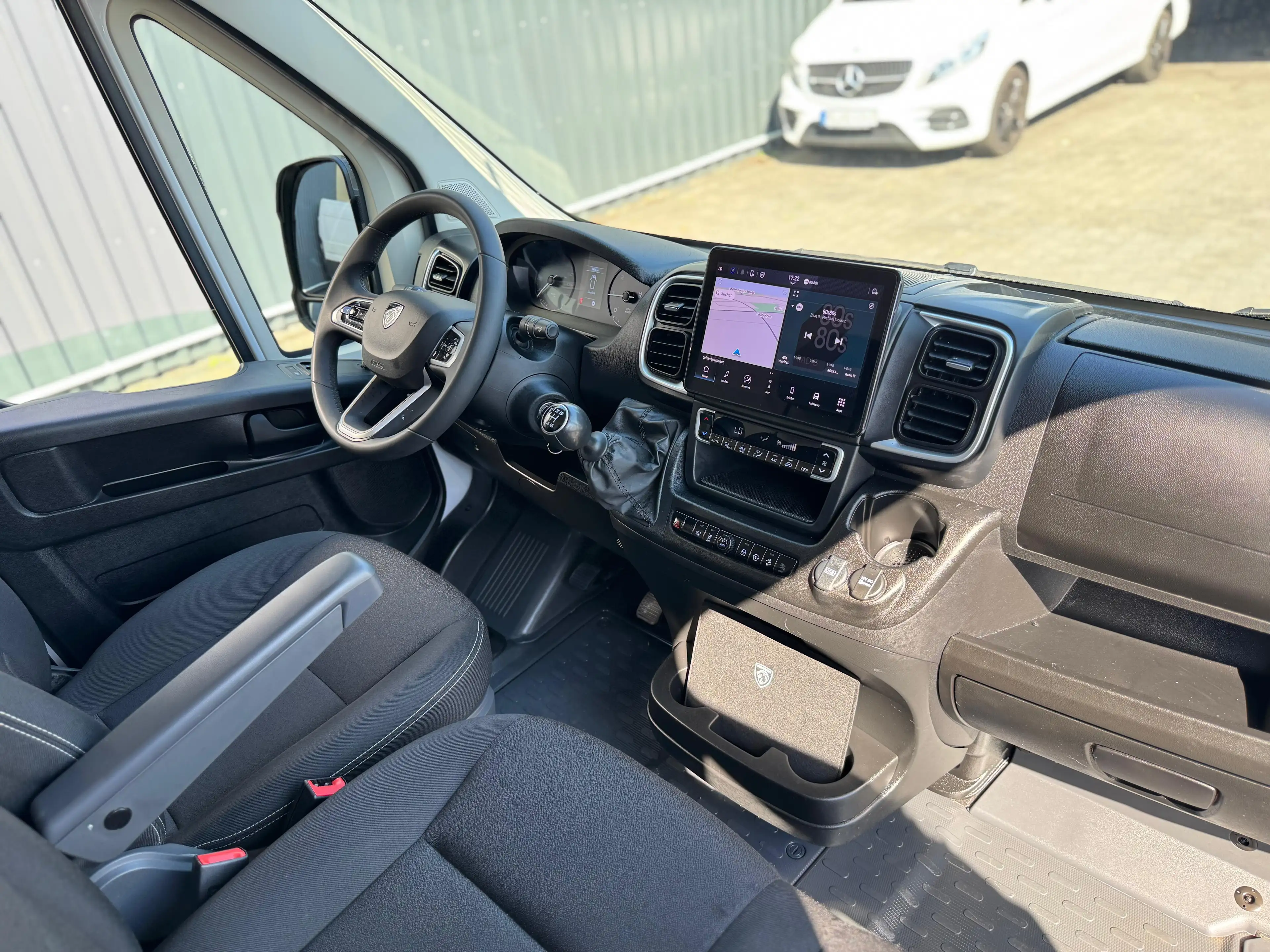 Peugeot Boxer 35 L4H2 140 *Klima*Kamera*Tempo*Navi*Holz — photo 14