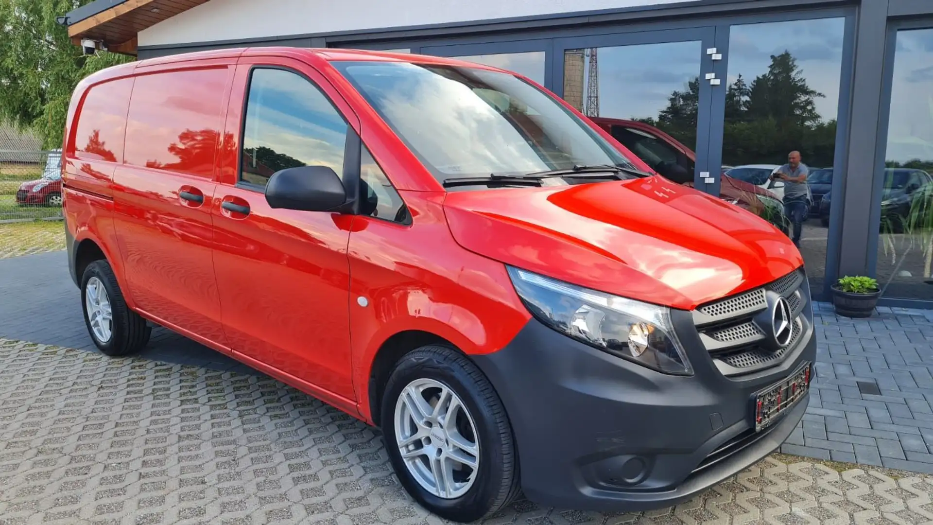 Mercedes-Benz Vito Kasten 109/110/111/114 CDI FWD kompakt crvena - 1