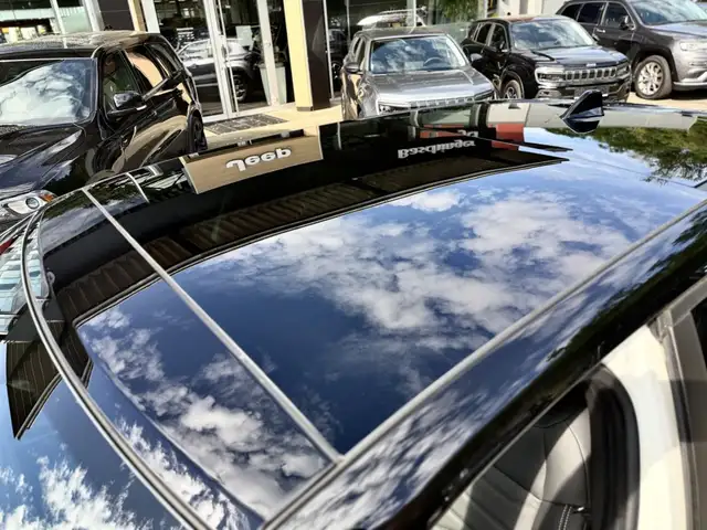 Jeep Avenger view 3