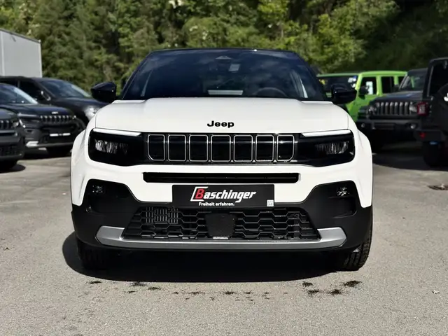 Jeep Avenger view 2