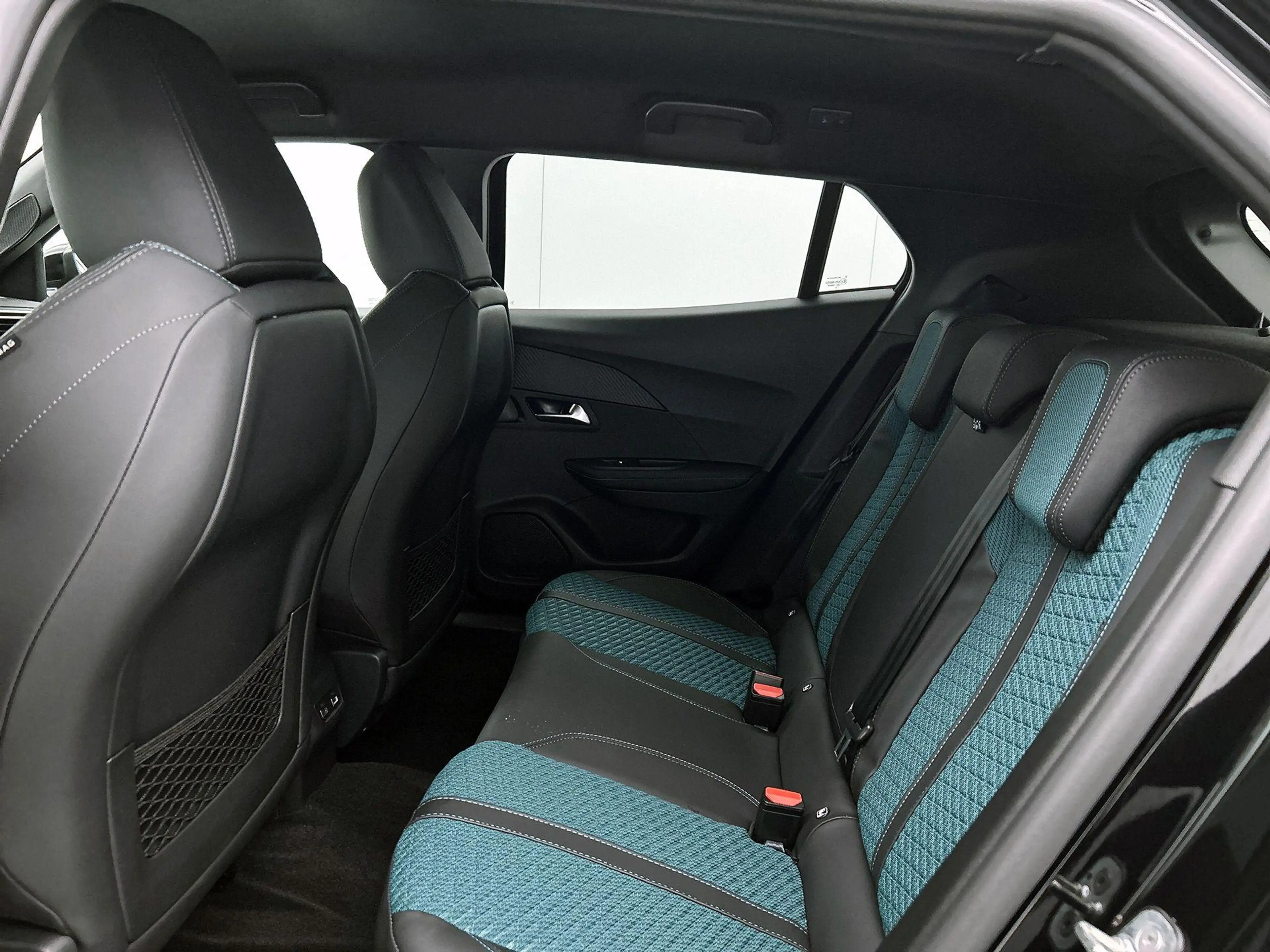 Peugeot e-2008 EV 156pk Envy 54 kWh Automaat | Camera Voor + Acht — photo 13