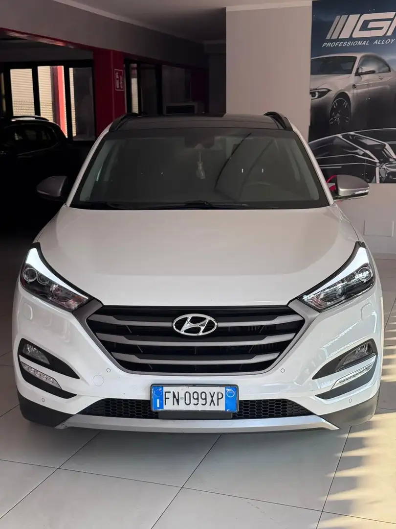 Hyundai TUCSON Tucson II 2015 1.7 crdi Sound 2wd 141cv dct Bianco - 1