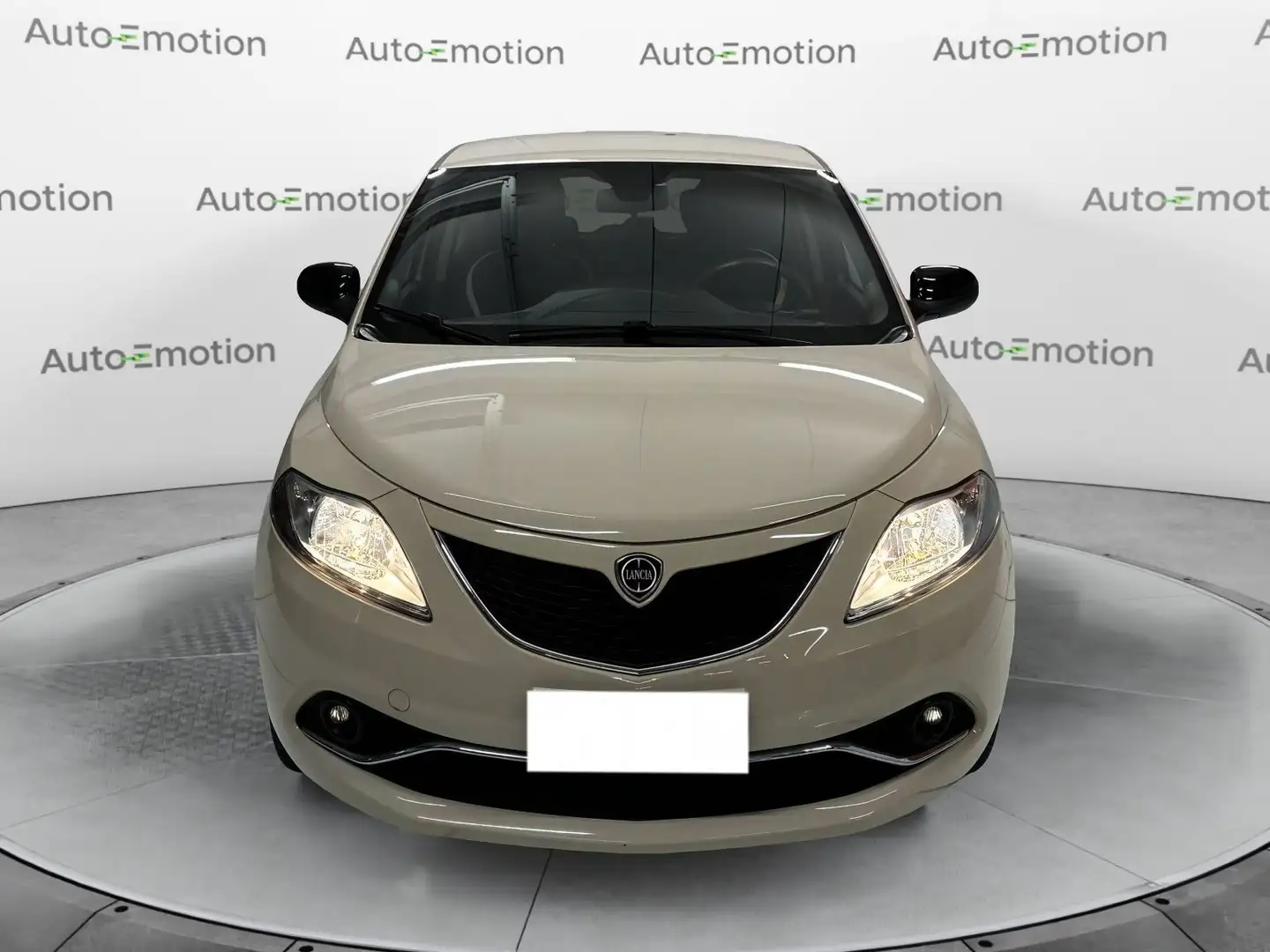 Lancia Ypsilon 1.2 69 CV 5 porte Gold Bianco - 2