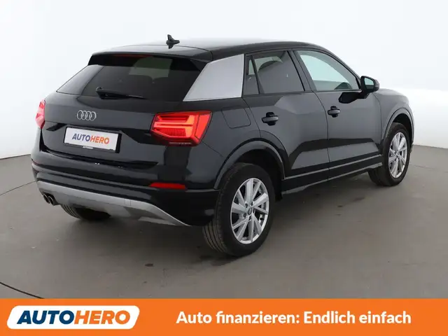 Audi Q2 view 6