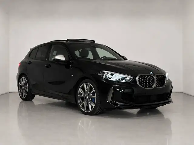 BMW 1 Series view 2