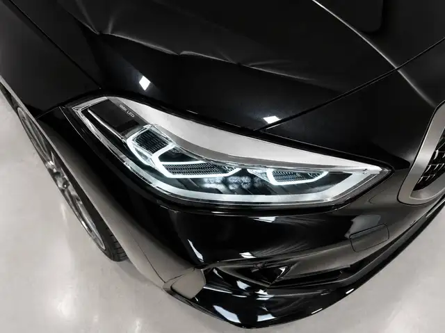 BMW 1 Series view 4