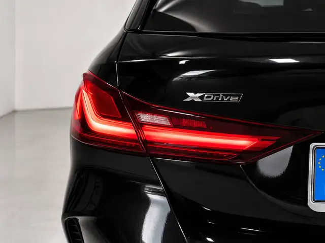 BMW 1 Series view 6