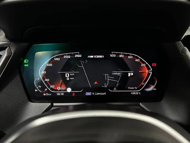 BMW 1 Series view 16
