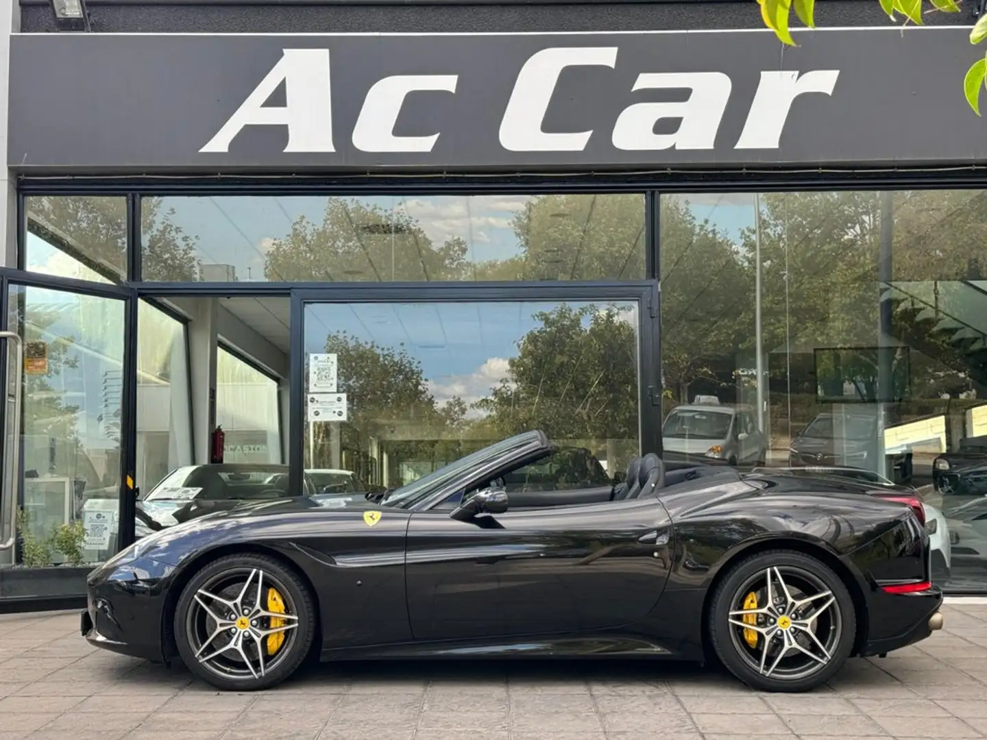 Ferrari California 2+2 plazas Negro - 1