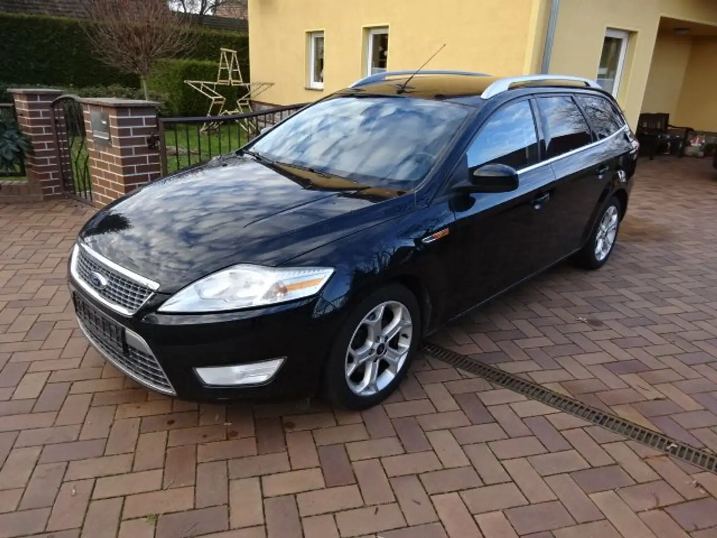 Ford Mondeo Turnier 2.0 TDCi Titanium X + Austauschmotor + Schwarz - 1