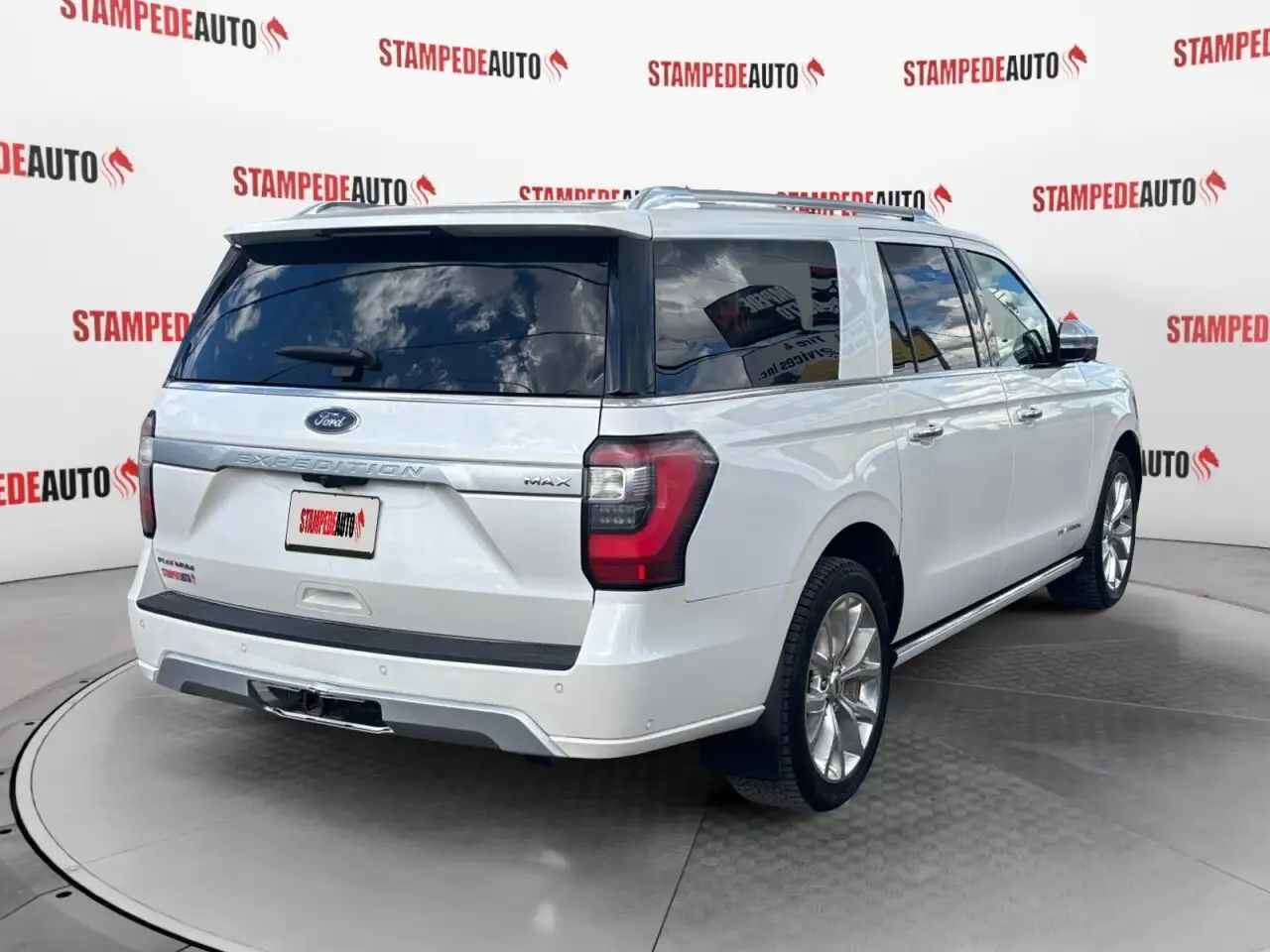 Ford Expedition снимка Ford Expedition