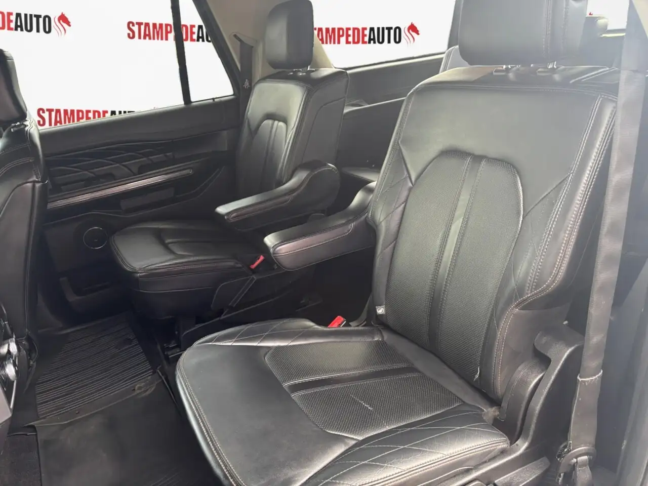 Ford Expedition снимка Ford Expedition