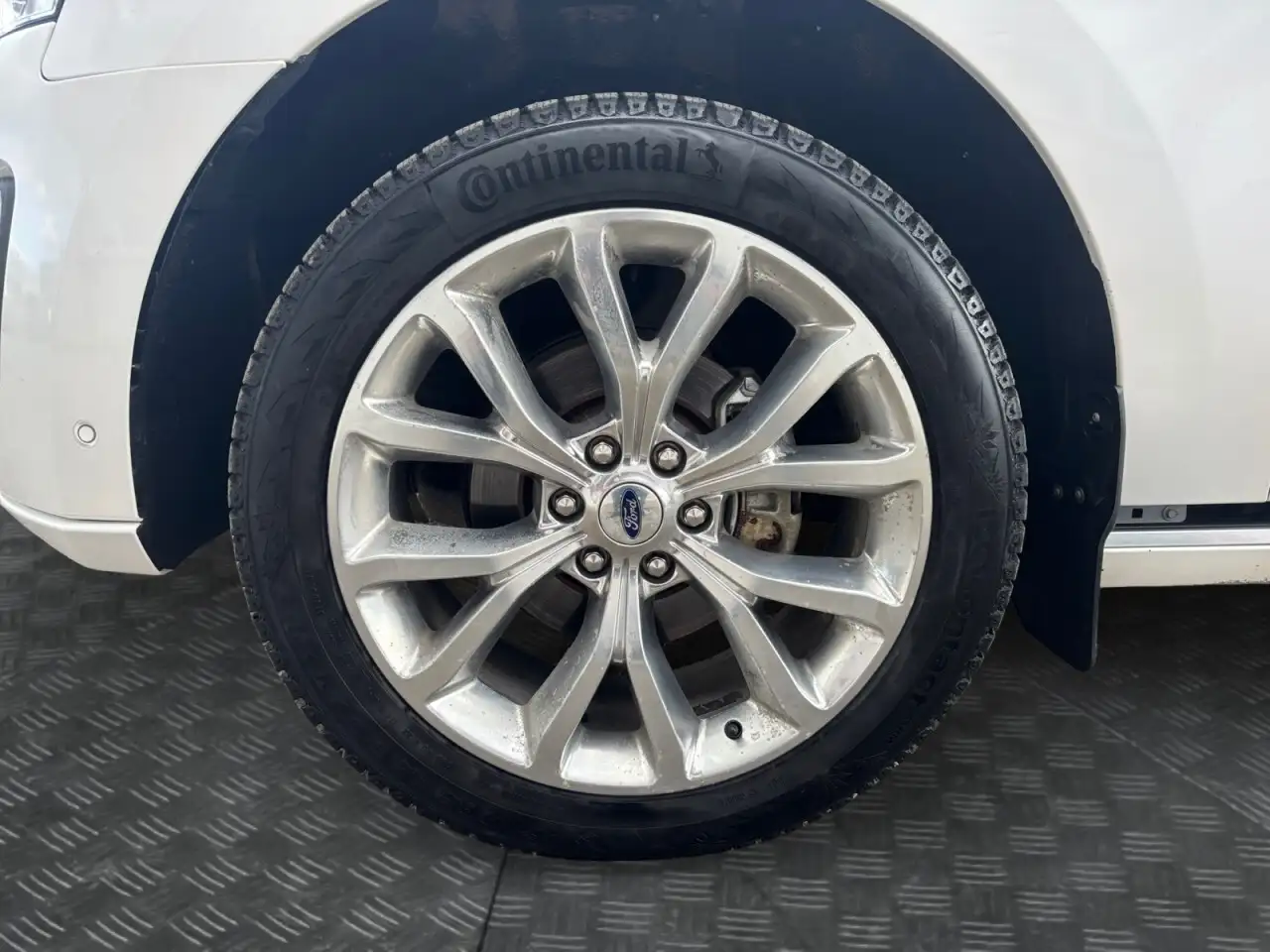 Ford Expedition снимка Ford Expedition