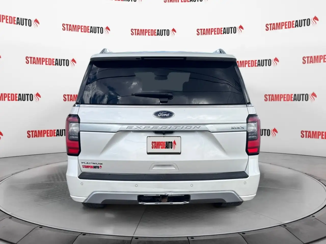 Ford Expedition снимка Ford Expedition